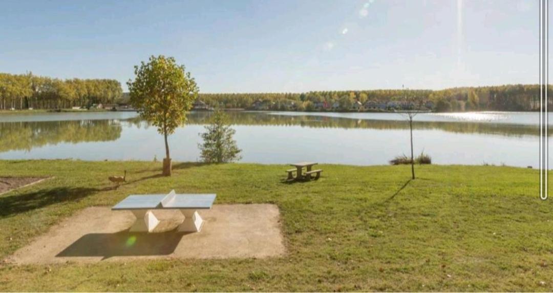 Appartement Au Calme Face Au Lac Marciac Εξωτερικό φωτογραφία